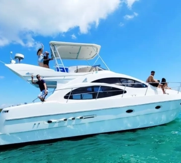 Miami Yacht Rental small image